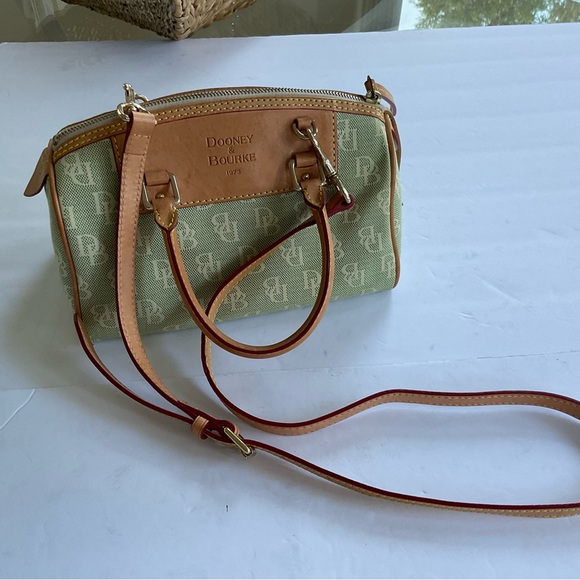 DOONEY & BOURKE PICNIC COLLECTION MINI TESSEL SATCHEL BAG. - Picture 6 of 10